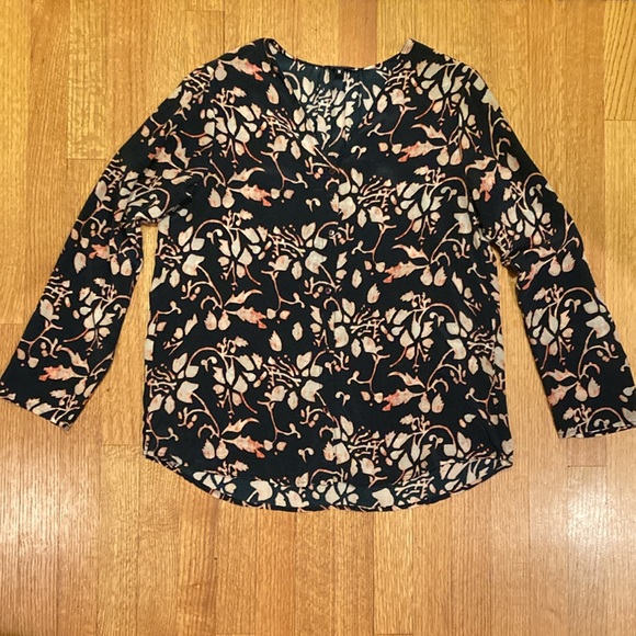 Tolani Dark Blue Silk Top Size Medium - Picture 9 of 13